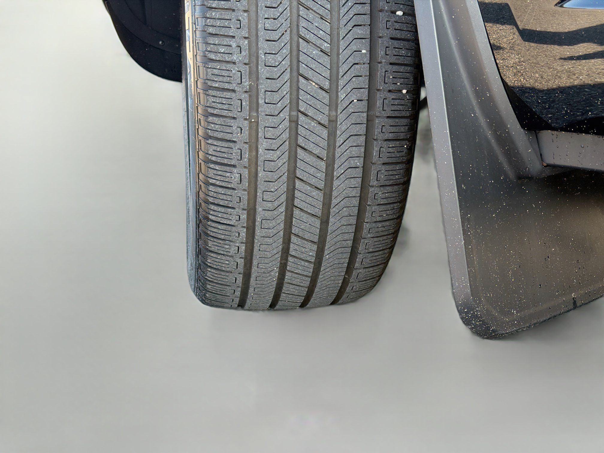 Used 2023 Land Rover Defender 130 X-Dynamic SE AWD/4WD image 45
