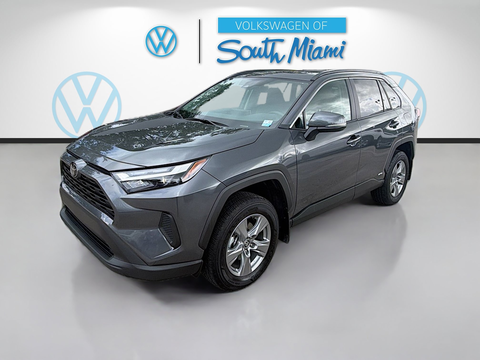 Used 2025 Toyota RAV4 XLE w/ Convenience Package AWD/4WD image 3
