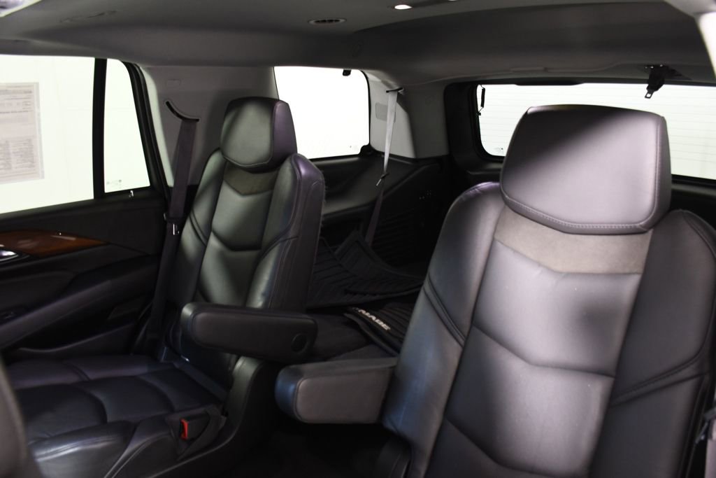 Used 2017 Cadillac Escalade Luxury image 28