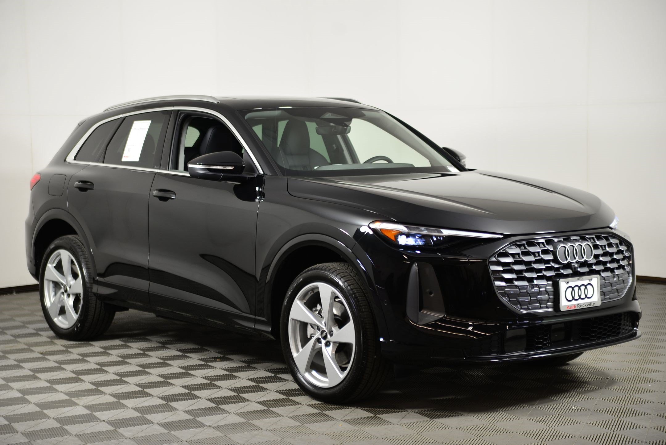 New 2025 Audi Q5 Premium w/ Premium Plus AWD/4WD image 6