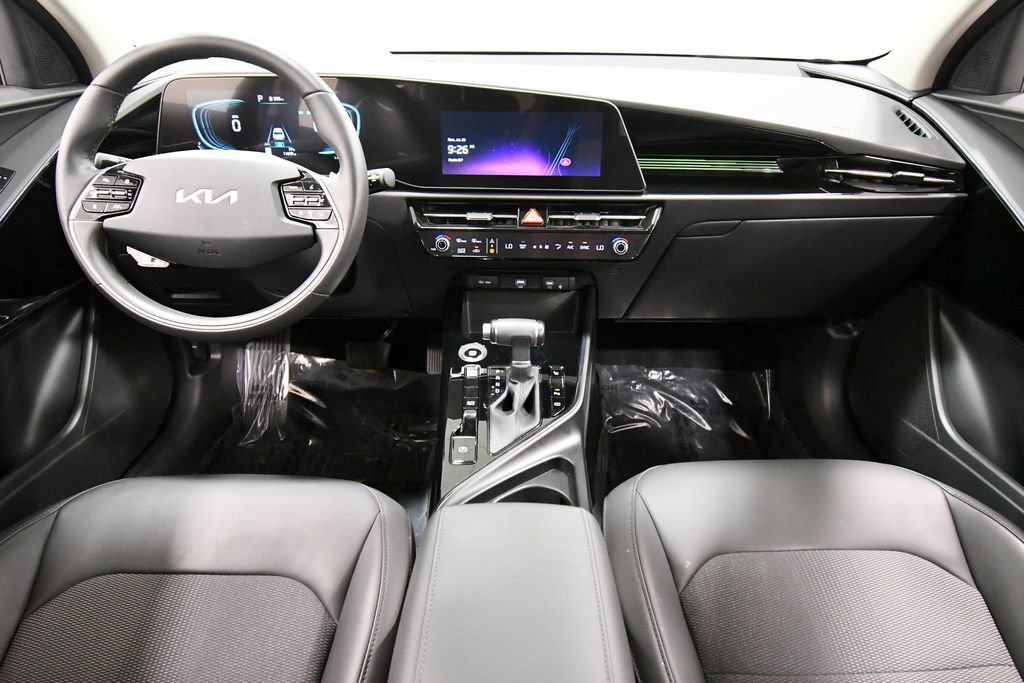 Certified 2025 Kia Niro EX FWD image 3