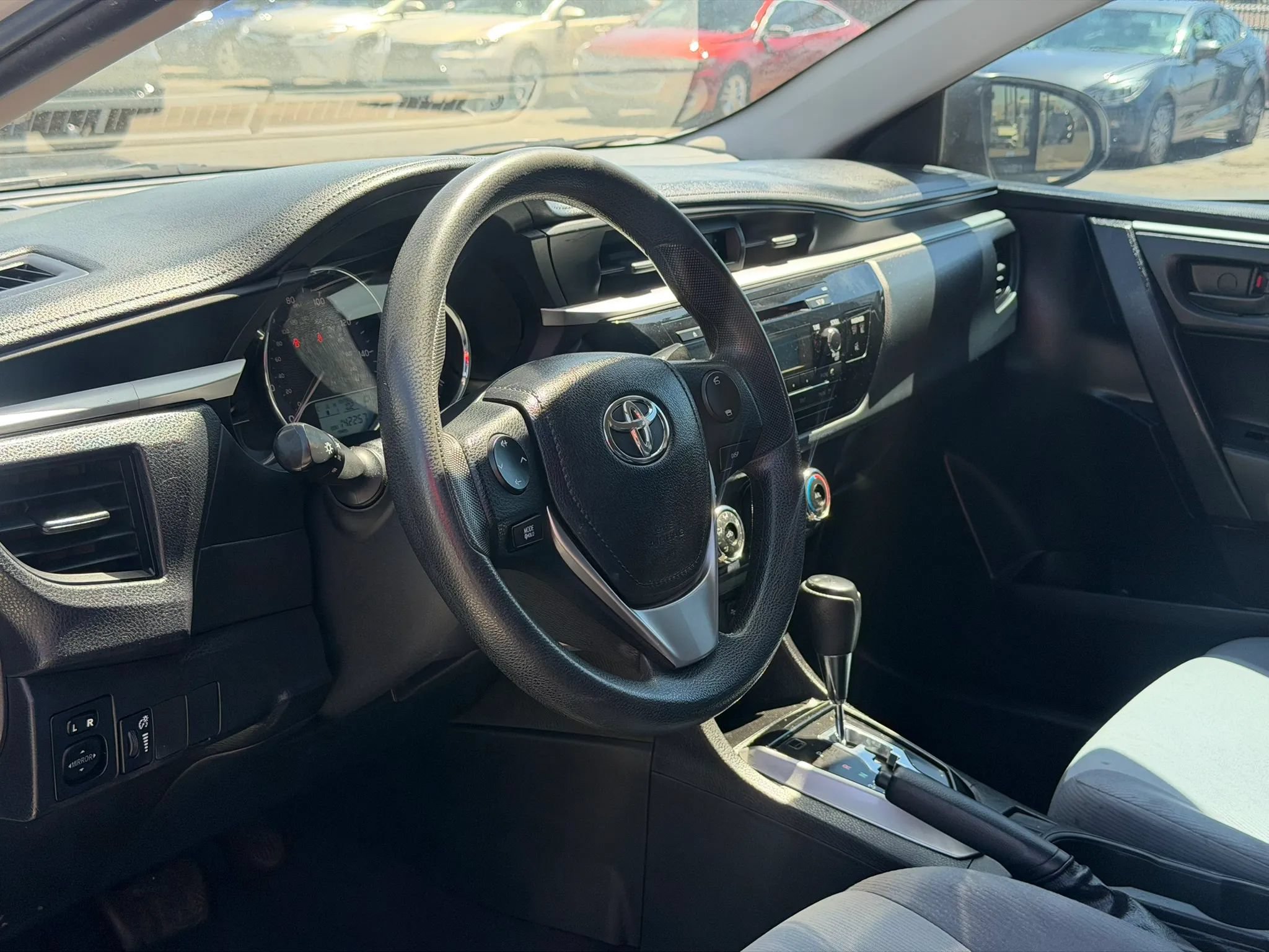 Used 2015 Toyota Corolla L FWD image 13