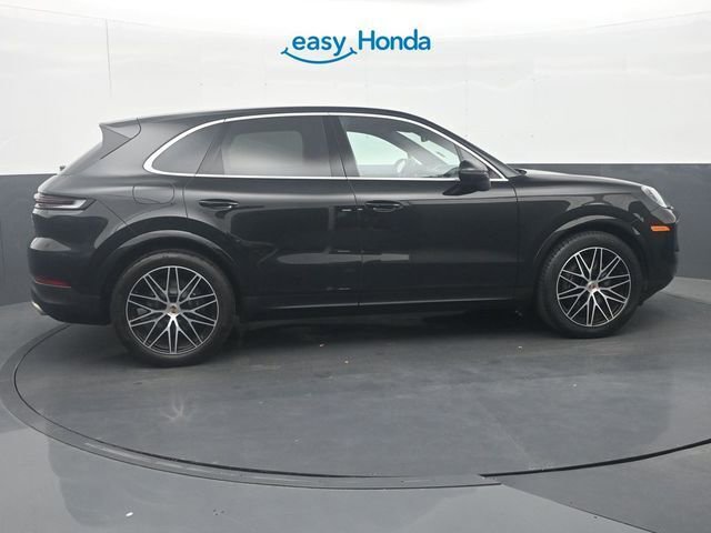 Used 2025 Porsche Cayenne image 8