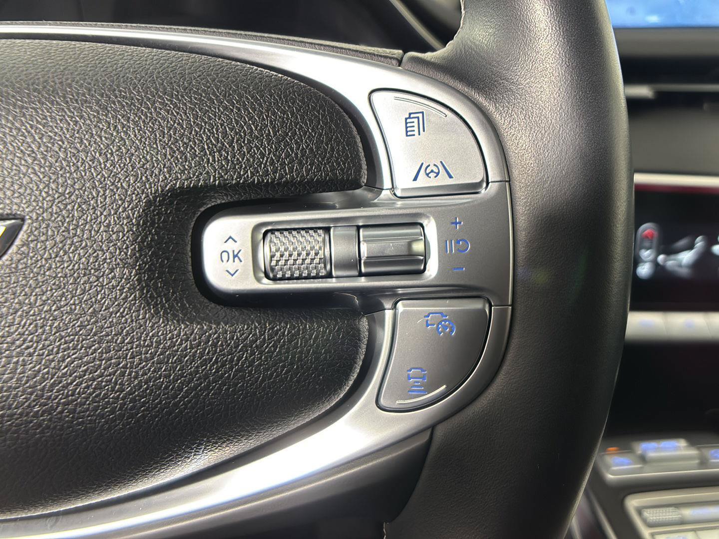 Used 2024 Genesis GV70 2.5T w/ Advanced Package AWD/4WD image 26