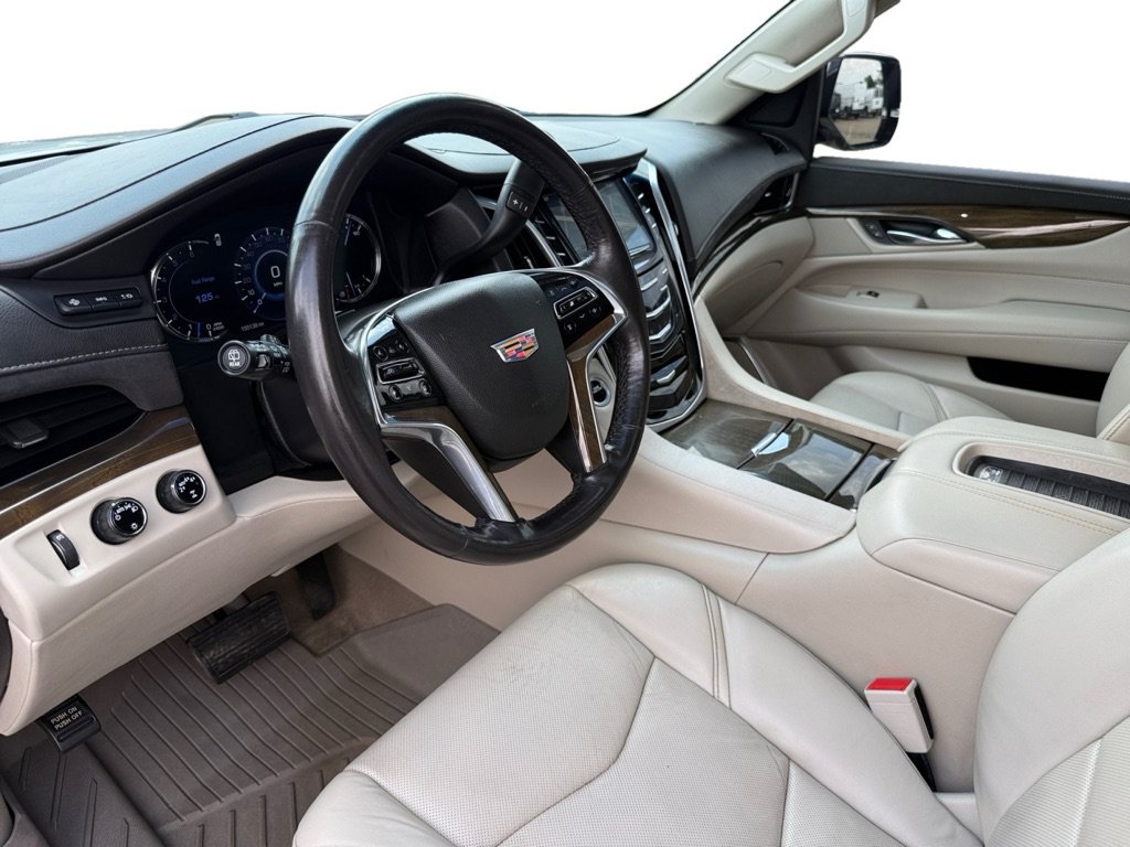 Used 2019 Cadillac Escalade ESV Luxury AWD/4WD image 10