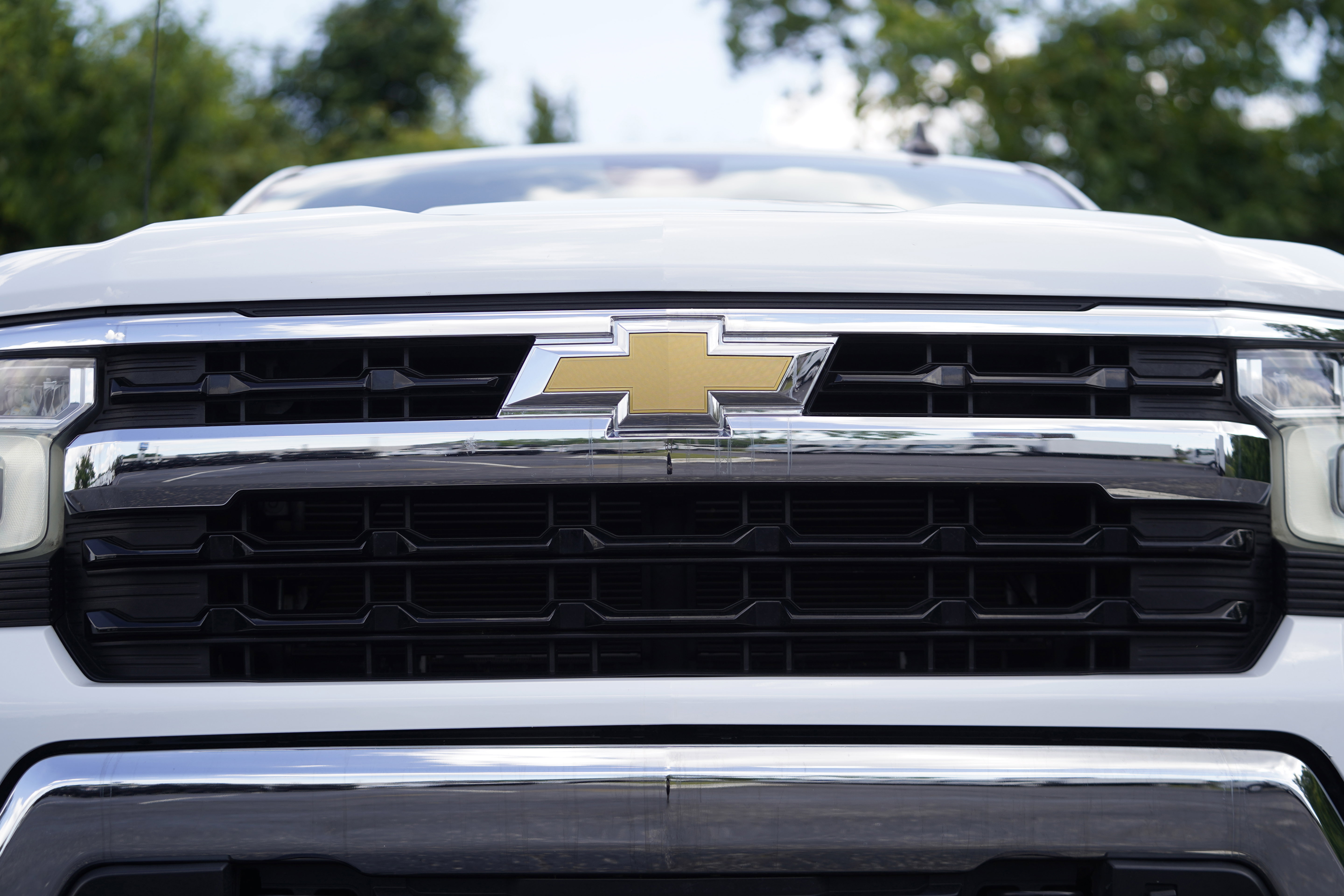 Used 2022 Chevrolet Silverado 1500 LT AWD/4WD image 32