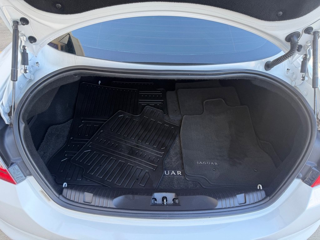 Used 2012 Jaguar XF R RWD image 24