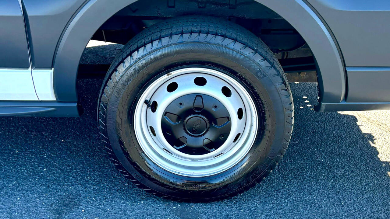 Used 2018 Ford Transit 250 130 Low Roof image 9