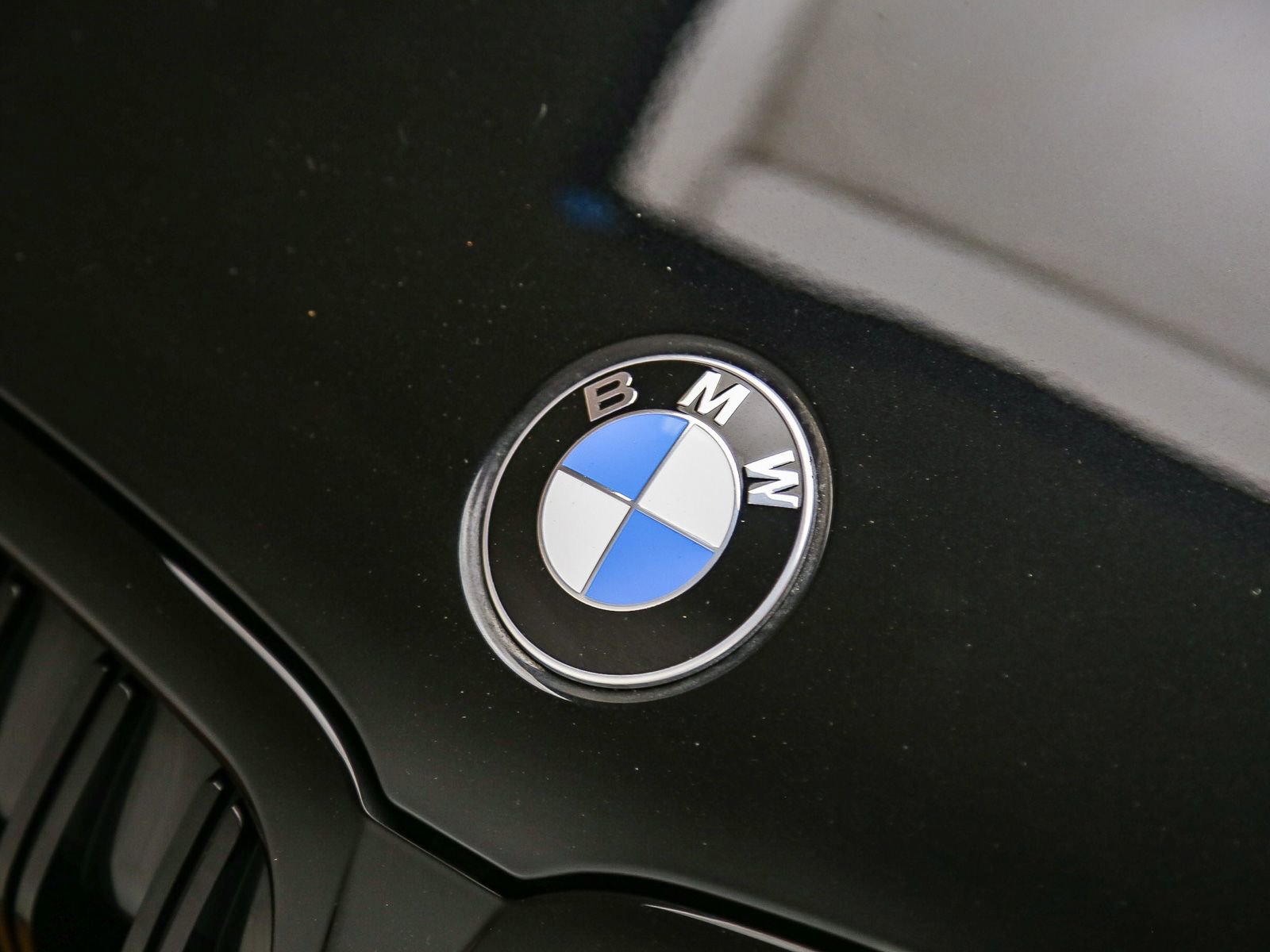 Certified 2023 BMW 330i Sedan w/ M Sport Package RWD image 9