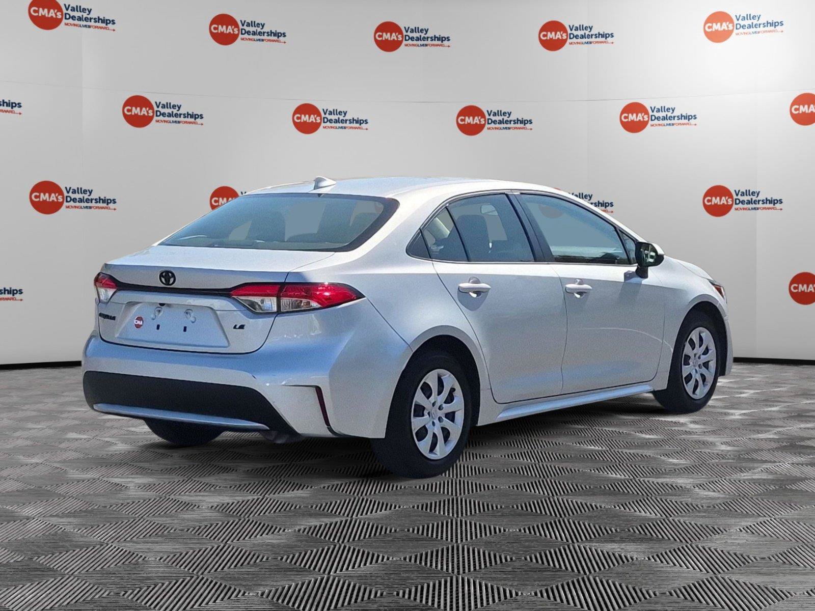 Used 2022 Toyota Corolla LE FWD image 5