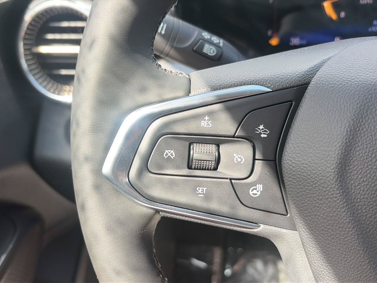 New 2026 Chevrolet Trax ACTIV w/ Sunroof Package FWD image 11