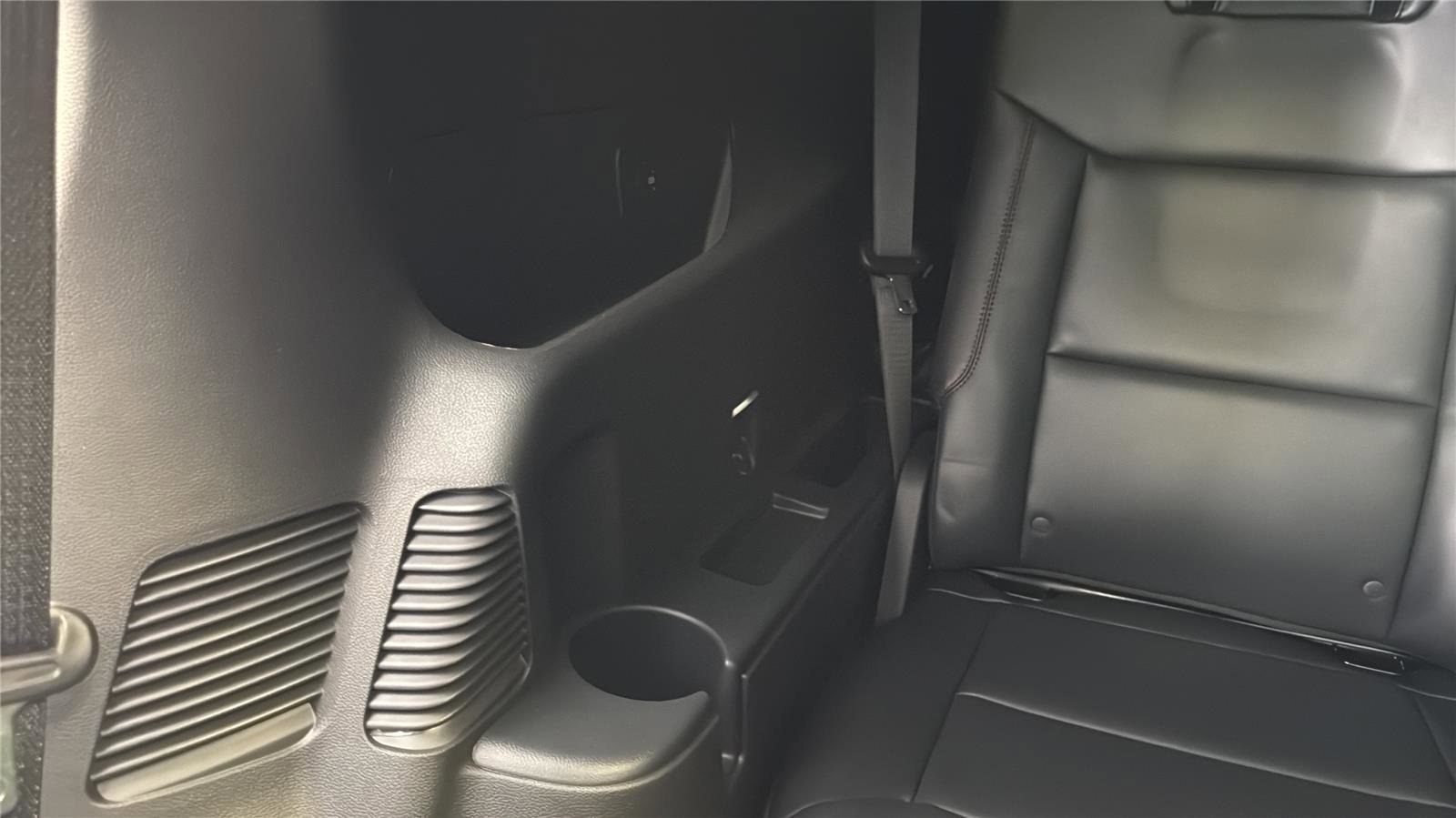Used 2025 Ford Explorer ST w/ Sun And Sound Package image 30