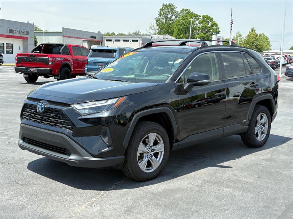 Used 2022 Toyota RAV4 XLE AWD/4WD image 26