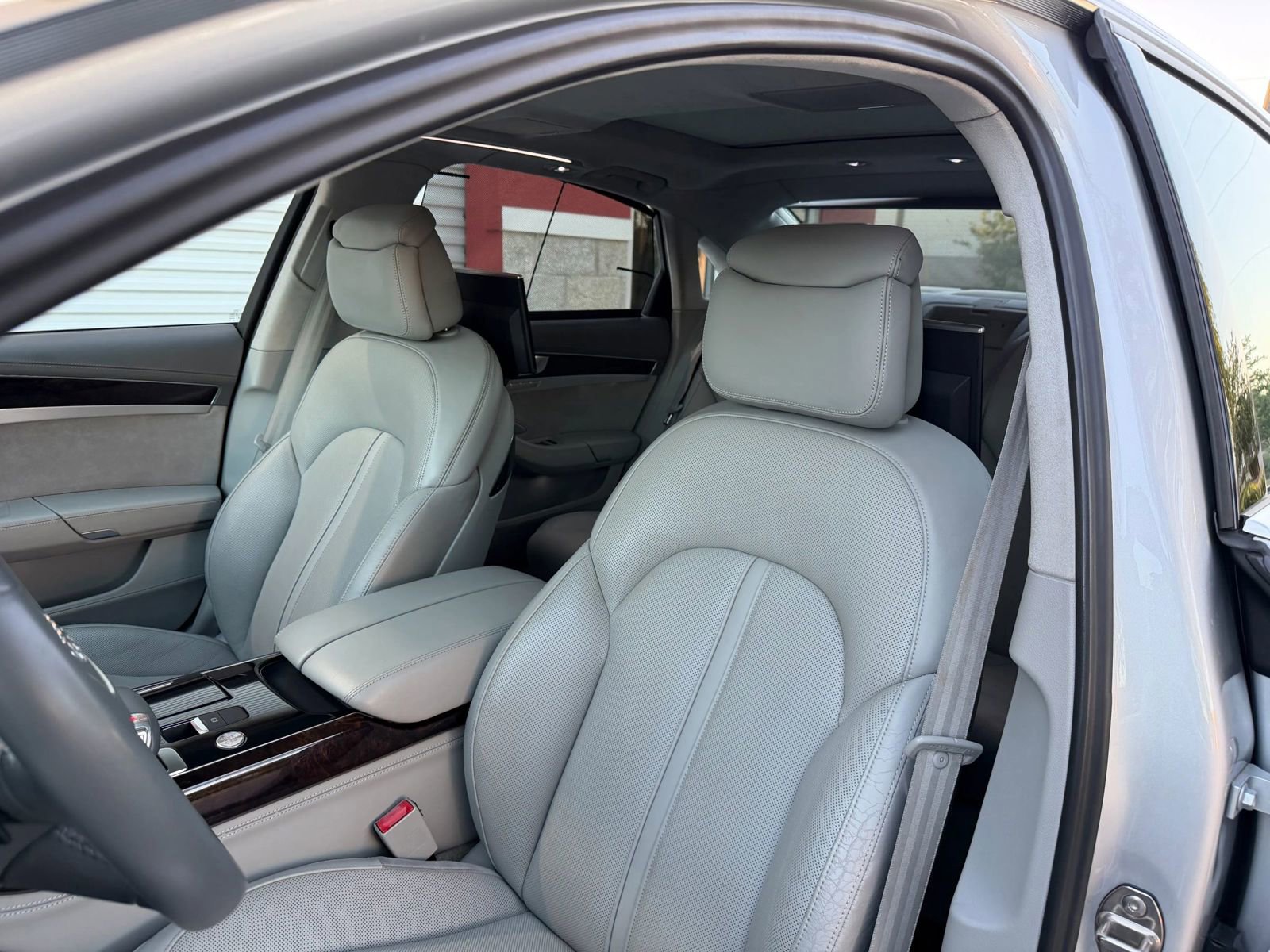 Used 2012 Audi A8 L W12 AWD/4WD image 44