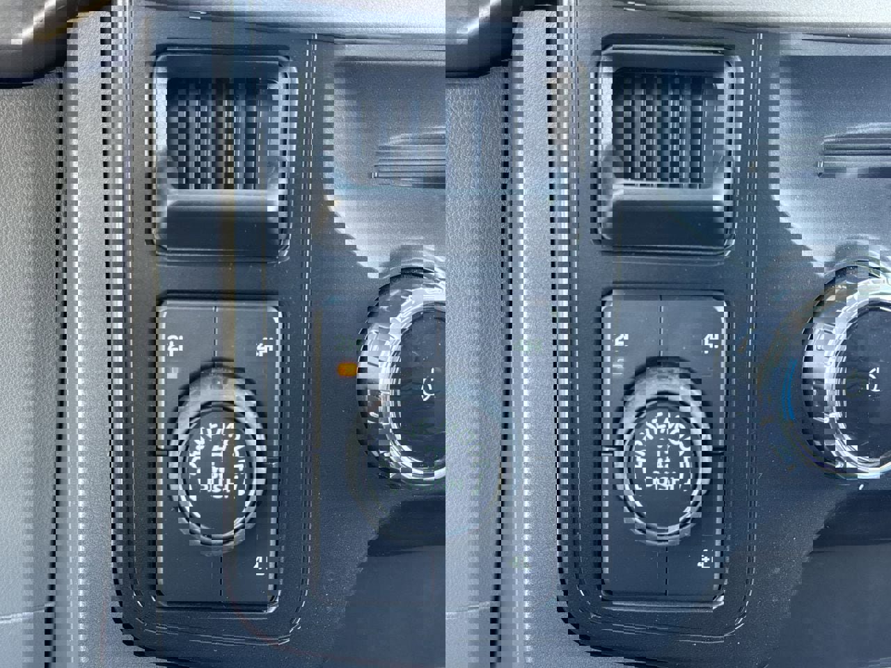 New 2025 Ford F150 XLT w/ Equipment Group 301A Standard image 9