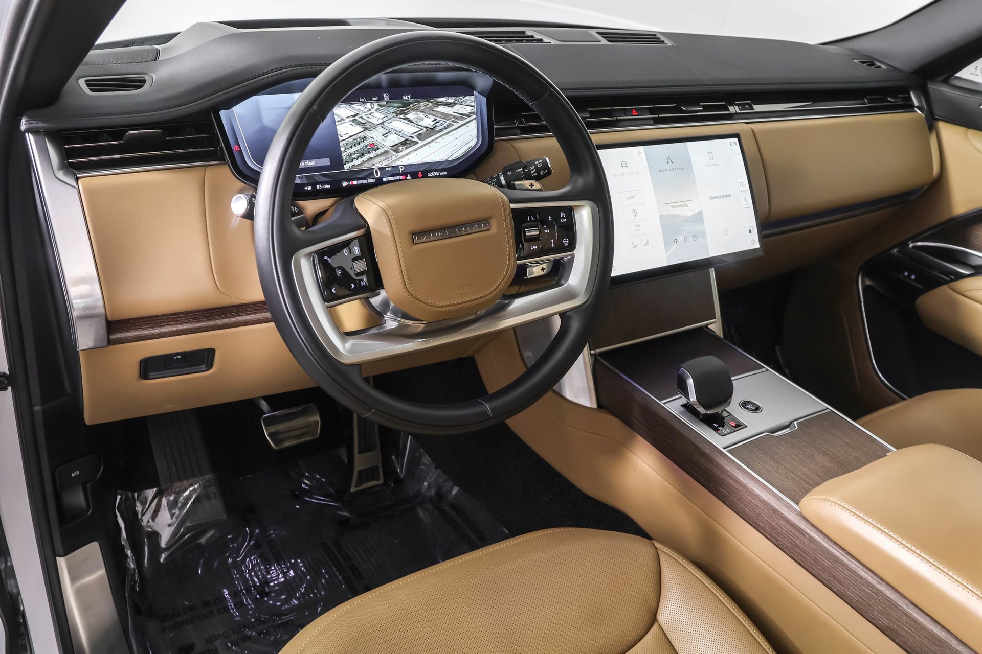 Used 2024 Land Rover Range Rover Long Wheelbase SE image 4