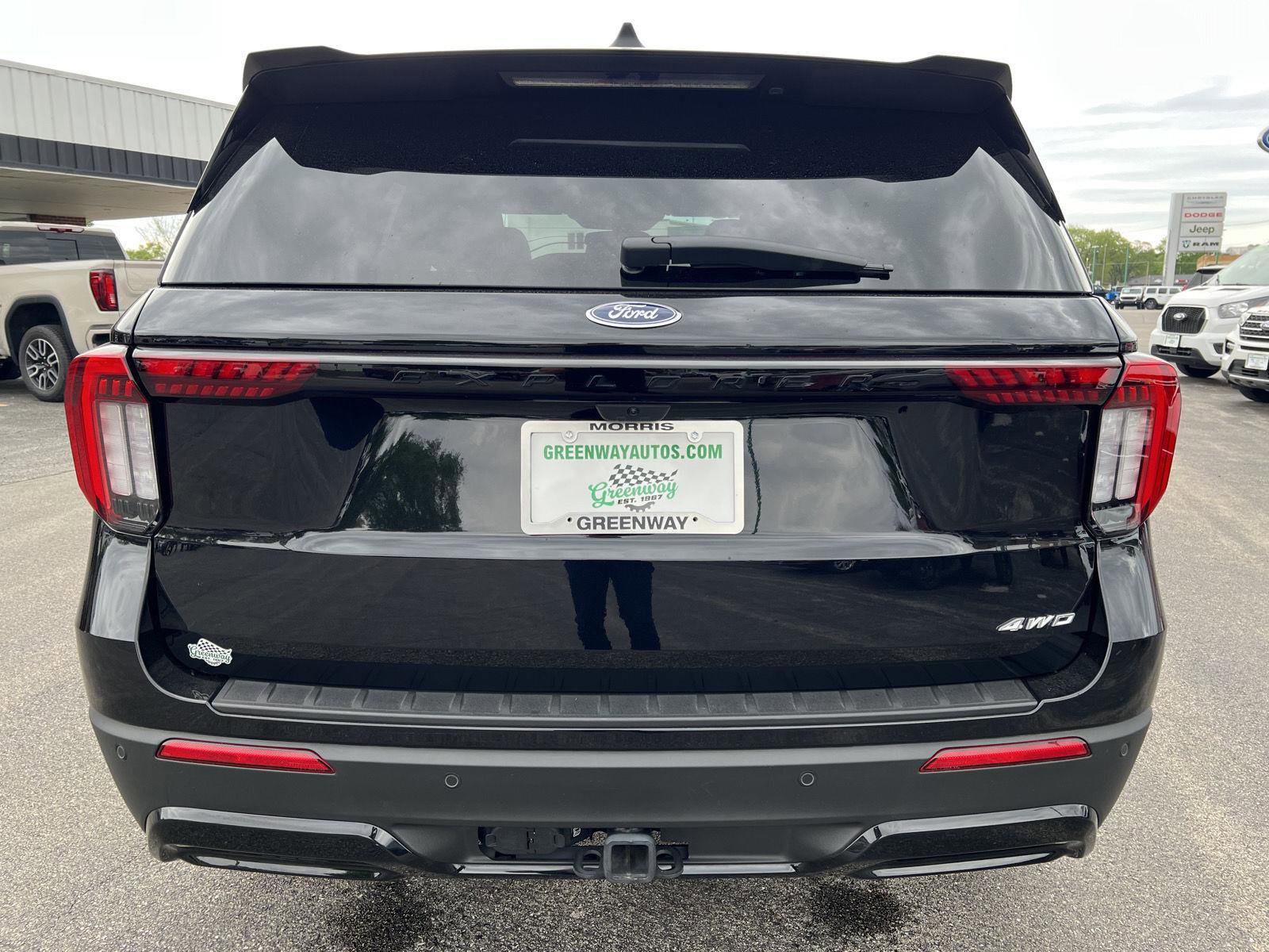 Used 2025 Ford Explorer ST-Line w/ ST-Line Street Pack AWD/4WD image 6