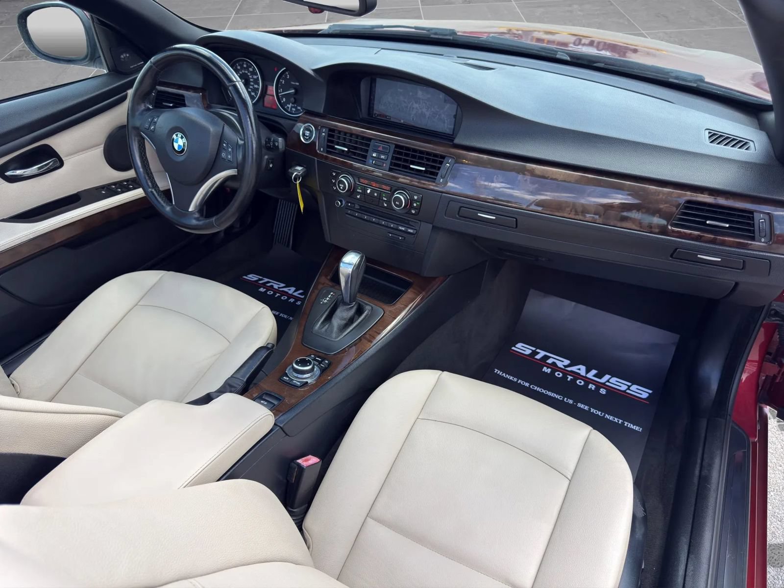 Used 2011 BMW 335i Convertible w/ Premium Pkg RWD image 21