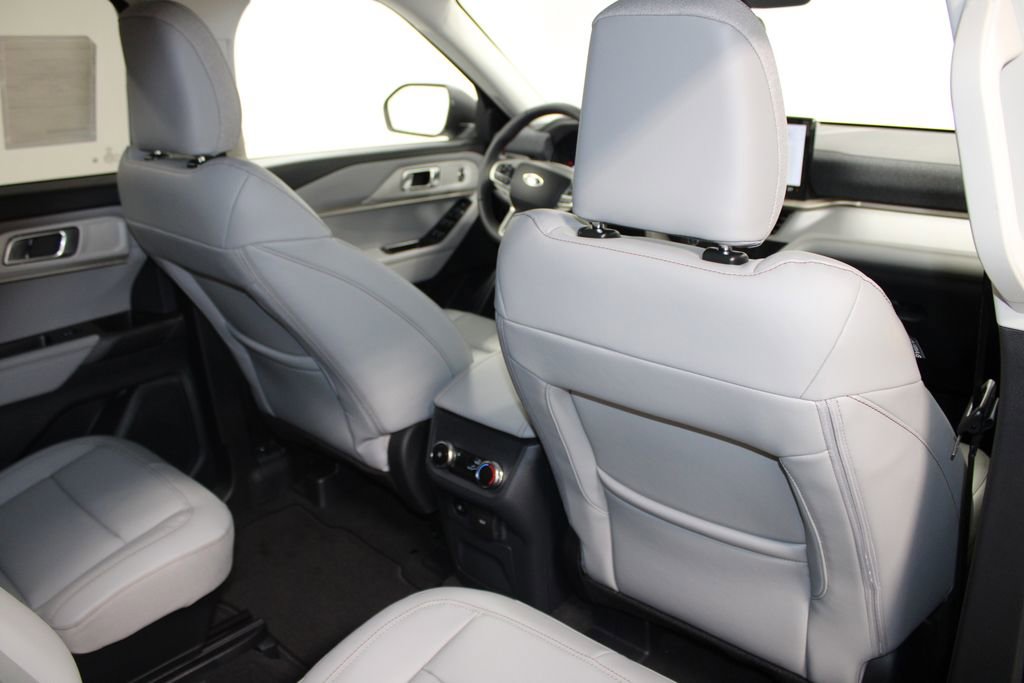 New 2026 Ford Explorer Active RWD image 34