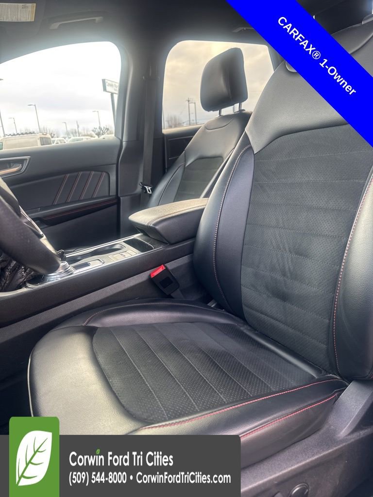 Used 2022 Ford Edge ST-Line w/ Class II Trailer Tow Package image 3