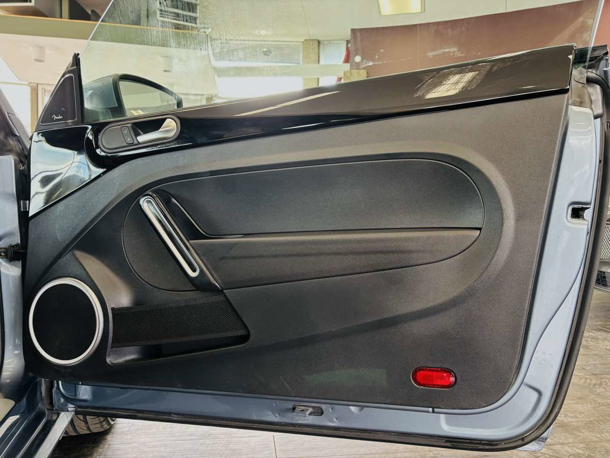 Used 2019 Volkswagen Beetle 2.0T Final Edition SEL FWD image 31