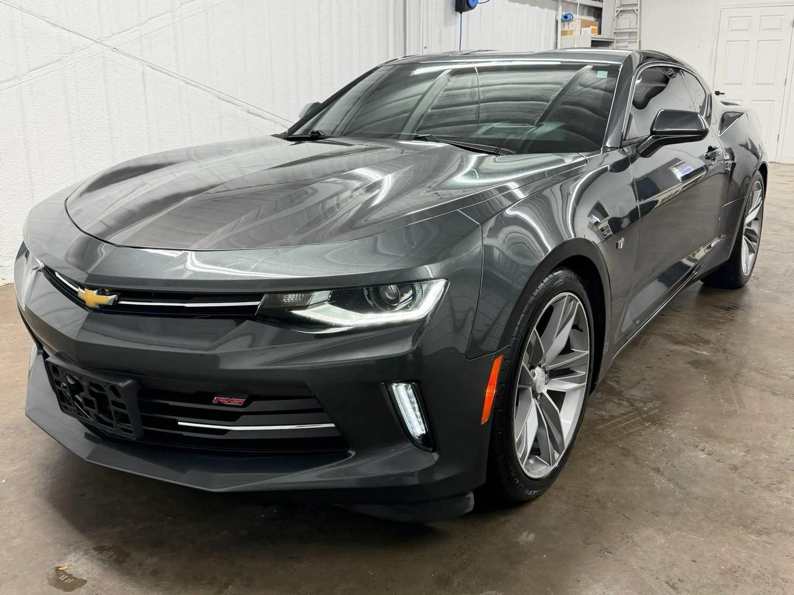 Used 2018 Chevrolet Camaro LT RWD image 10