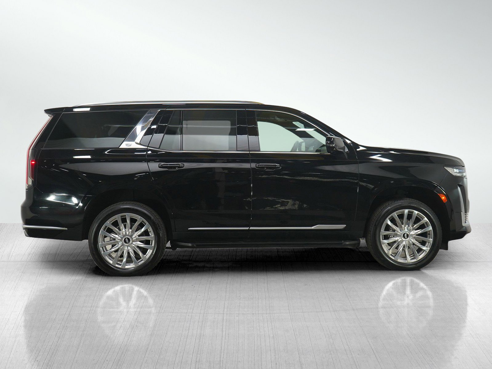 Used 2024 Cadillac Escalade Premium Luxury w/ Performance Package image 6