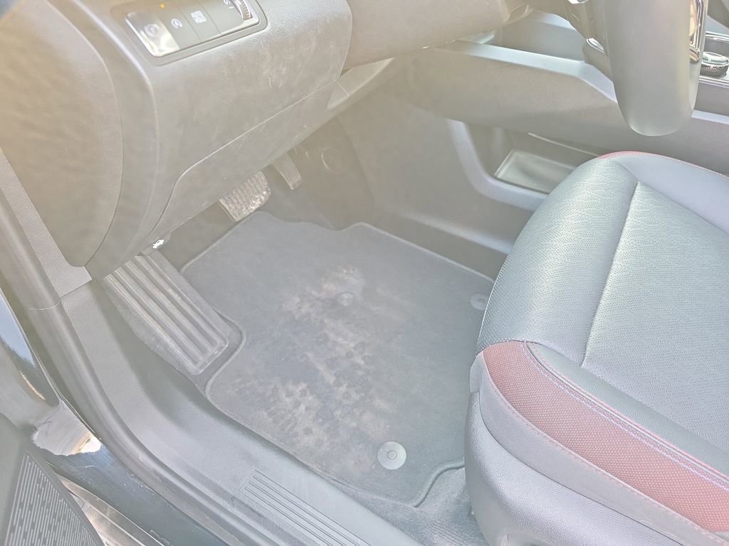 Used 2025 Chevrolet Equinox RS image 17