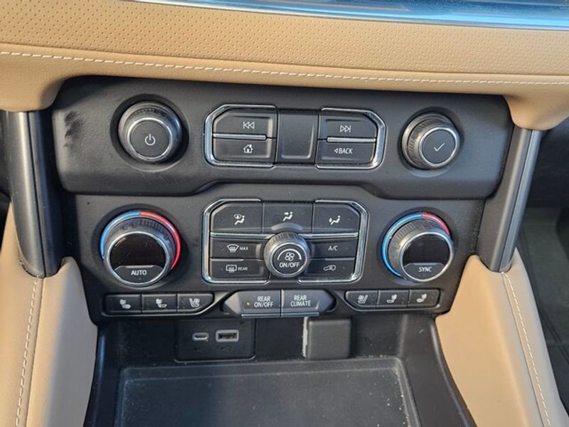 Used 2021 Chevrolet Tahoe Premier w/ Premium Package image 20