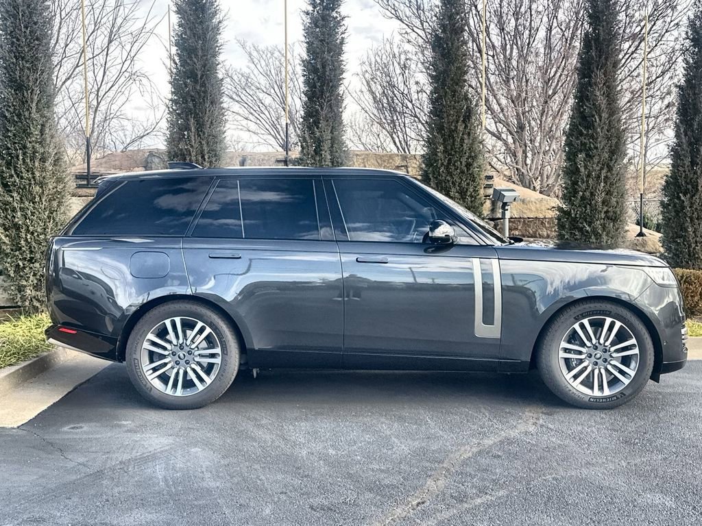 Certified 2023 Land Rover Range Rover SE image 6