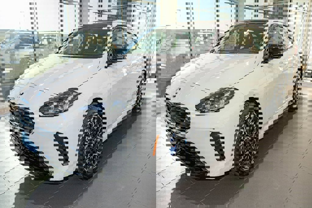 New 2026 BMW M235i xDrive w/ Technology Package image 3