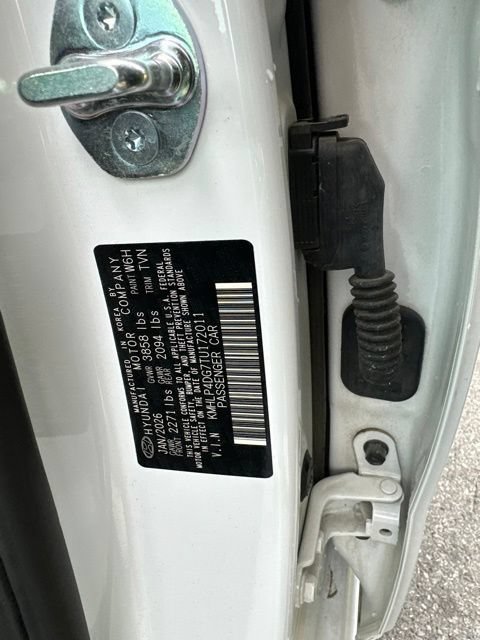 Used 2026 Hyundai Elantra Limited FWD image 31
