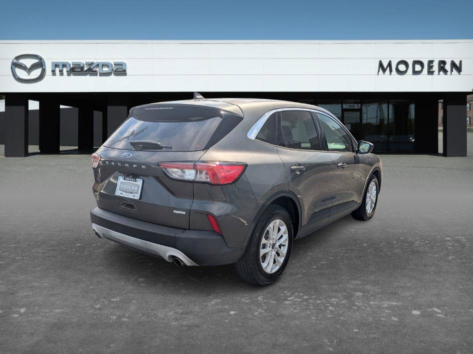 Used 2020 Ford Escape SE image 5