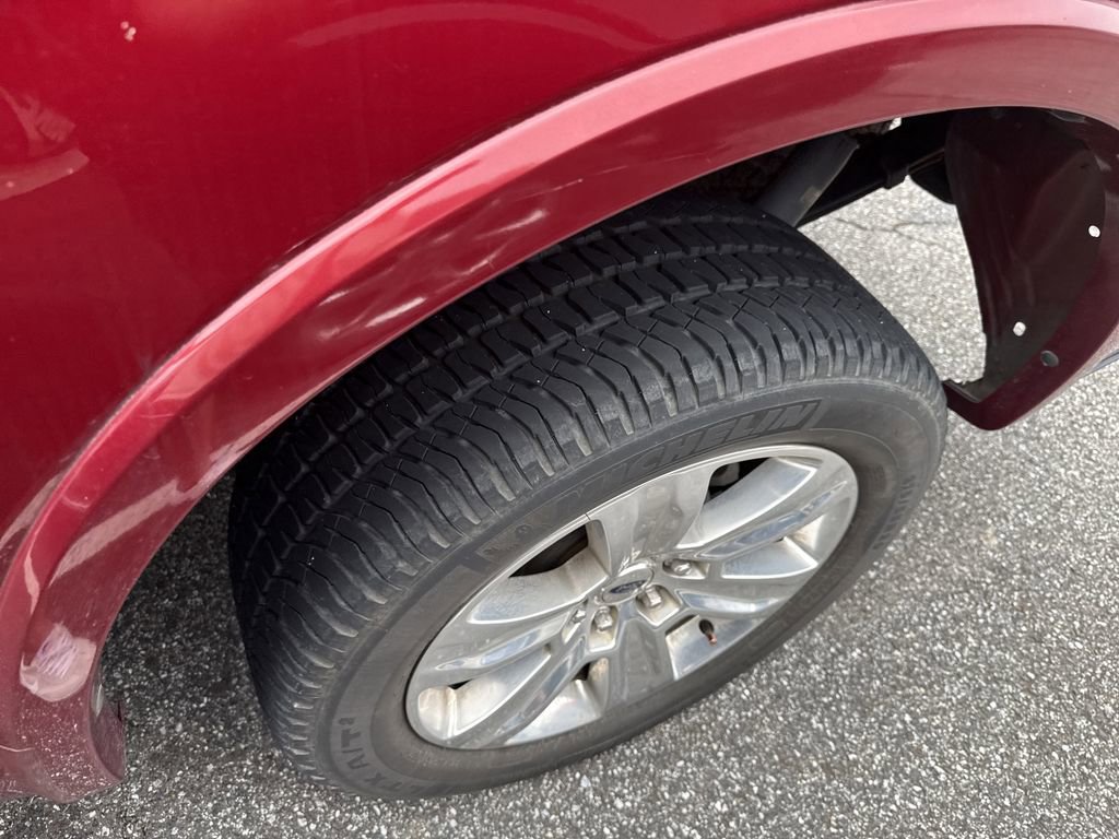 Used 2017 Ford F150 Platinum w/ Equipment Group 701A Luxury image 12