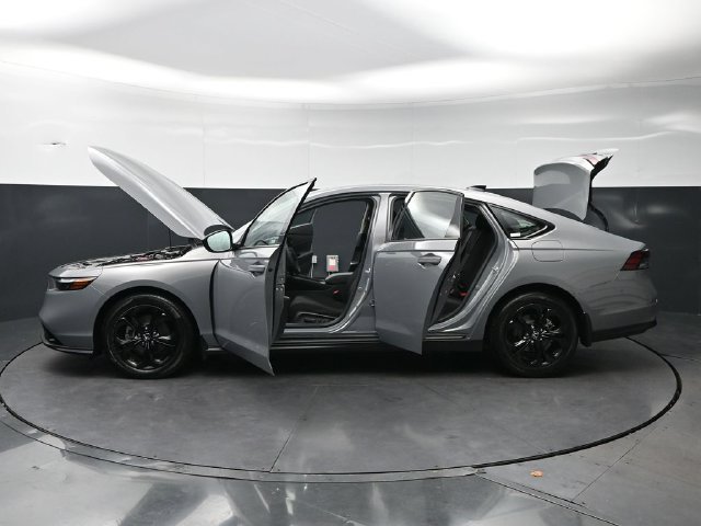 Used 2025 Honda Accord SE image 33