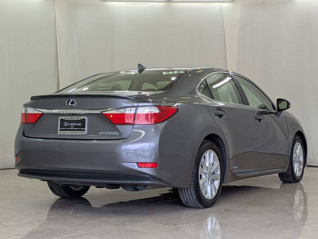 Used 2015 Lexus ES 300h image 9