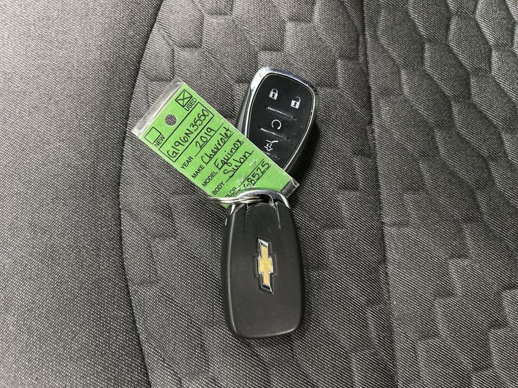 Used 2019 Chevrolet Equinox LT AWD/4WD image 12