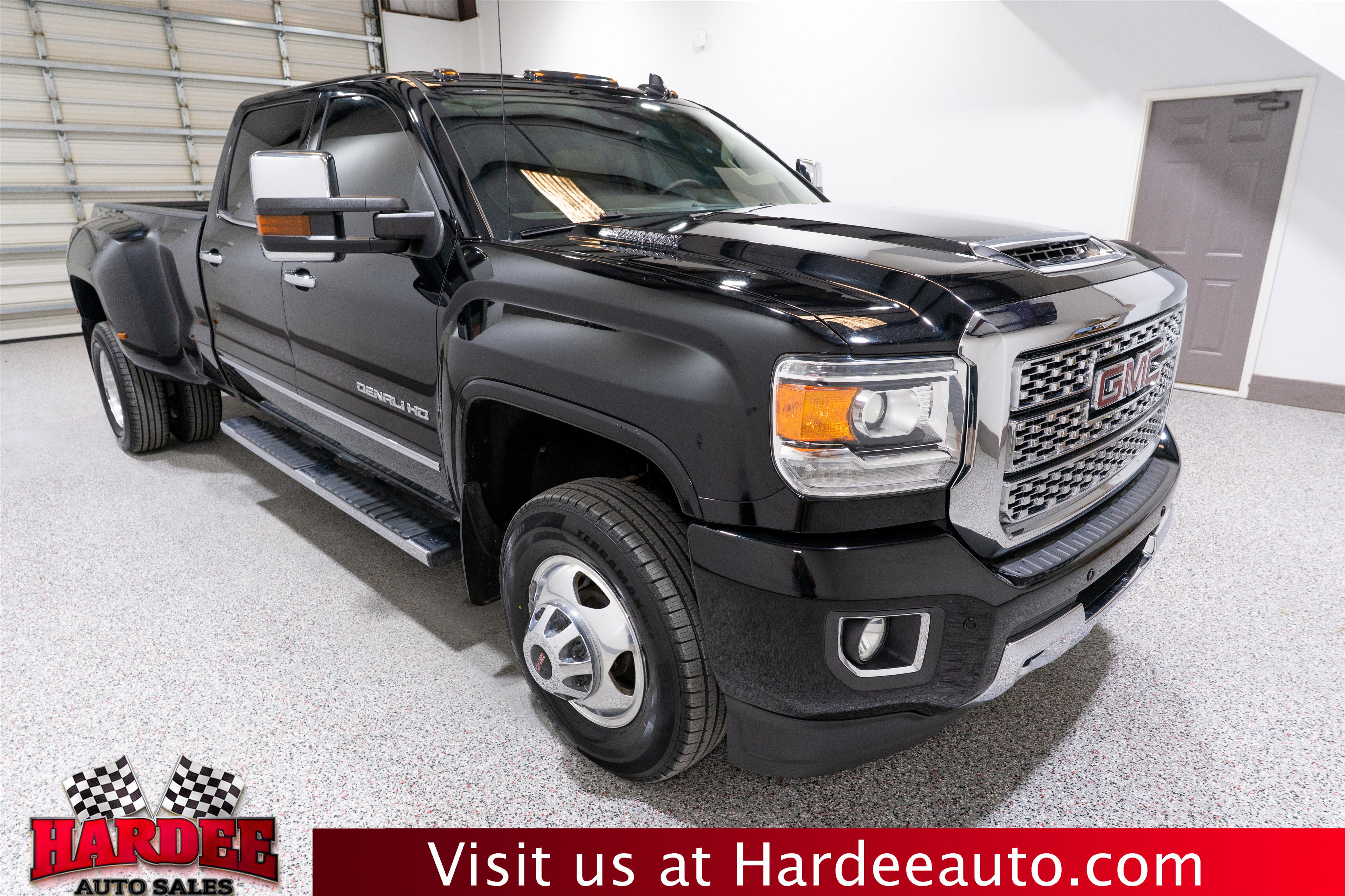 Used 2018 GMC Sierra 3500 Denali w/ Duramax Plus Package AWD/4WD image 6