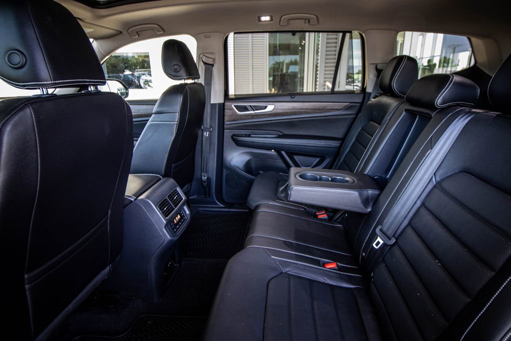 Used 2024 Volkswagen Atlas SEL AWD/4WD image 26