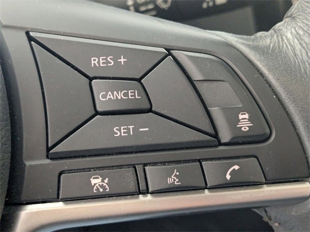 Used 2018 Nissan Rogue SL w/ Premium Package image 18