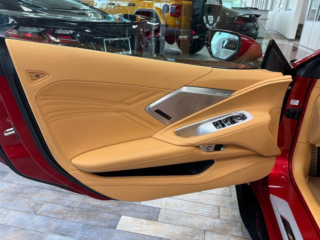 Used 2025 Chevrolet Corvette Z06 RWD image 23