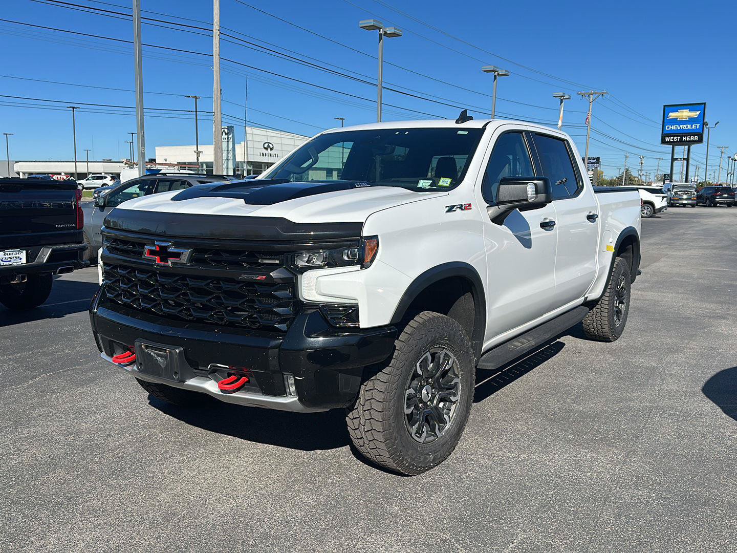 Used 2023 Chevrolet Silverado 1500 ZR2 w/ Technology Package AWD/4WD image 5