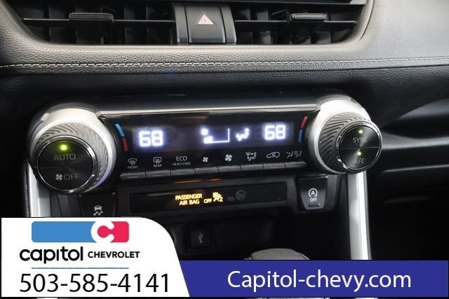 Used 2020 Toyota RAV4 XLE w/ Carpet Mat Package AWD/4WD image 21
