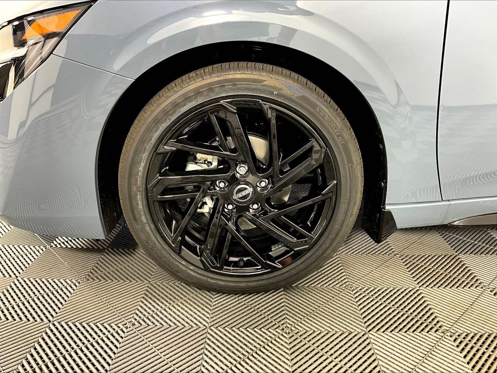 New 2027 Nissan Sentra SR w/ SR Premium Package FWD image 22