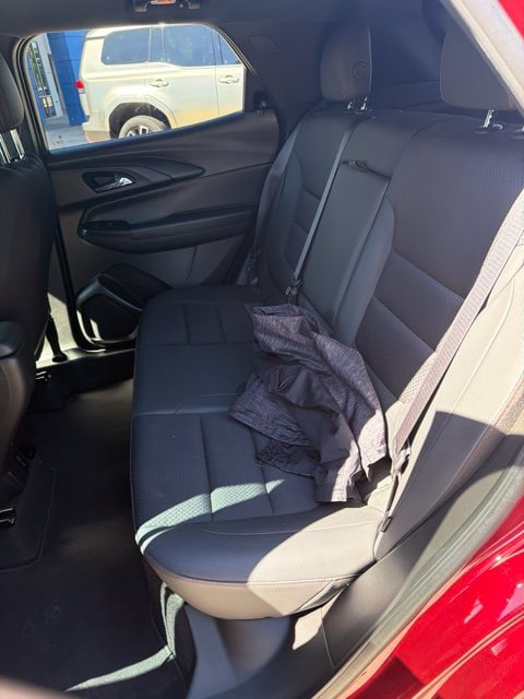 Used 2023 Chevrolet TrailBlazer RS w/ Sun and Liftgate Package FWD image 11