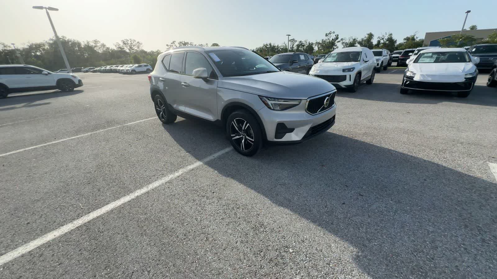 Used 2023 Volvo XC40 B4 Core w/ Convenience Package FWD video 2