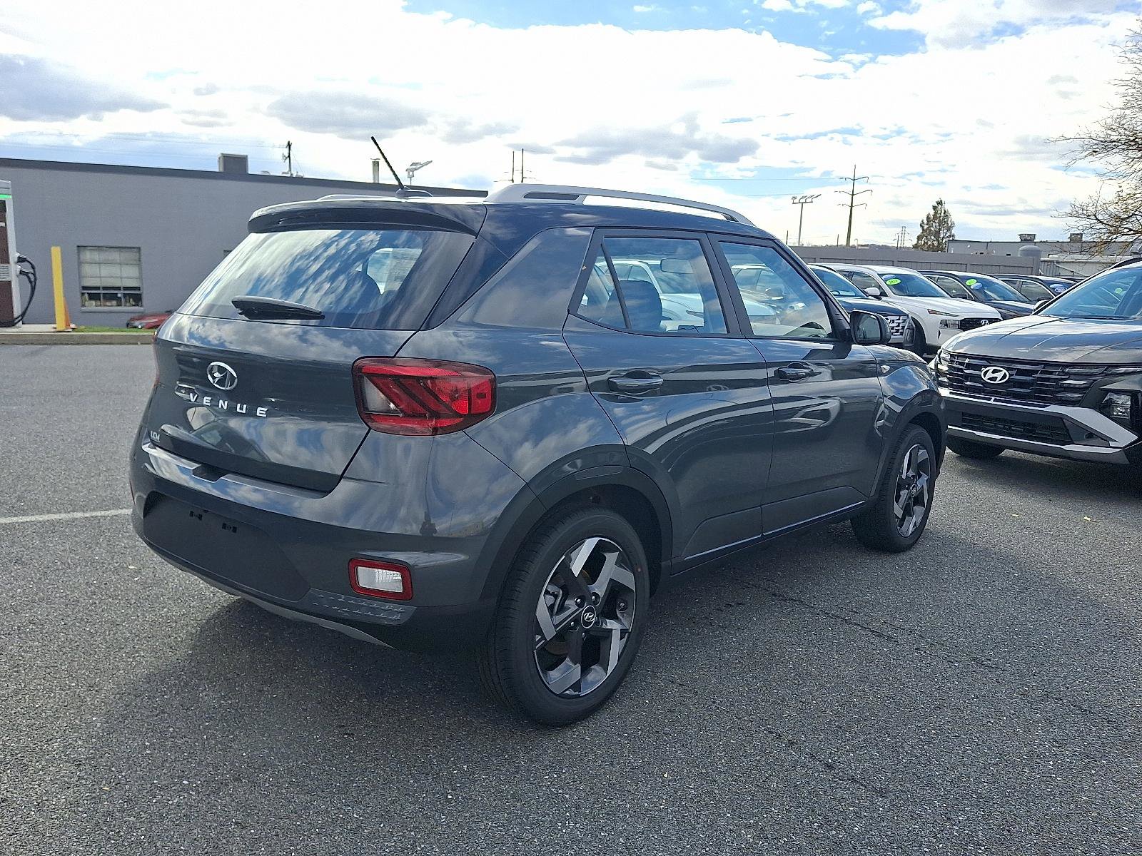 New 2026 Hyundai Venue SEL image 3