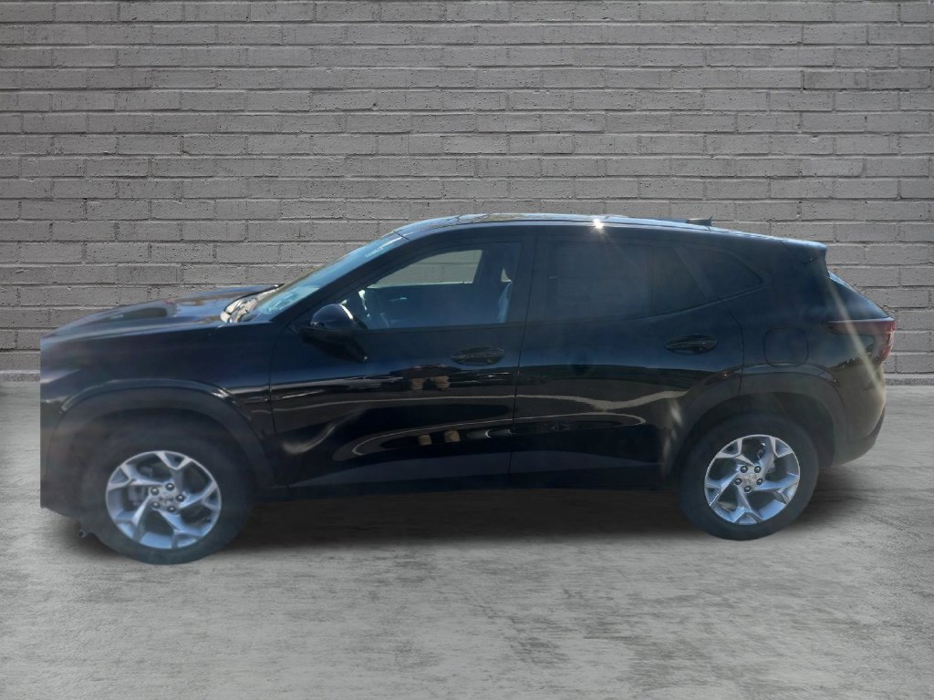New 2026 Chevrolet Trax LS w/ LS Convenience Package FWD image 4