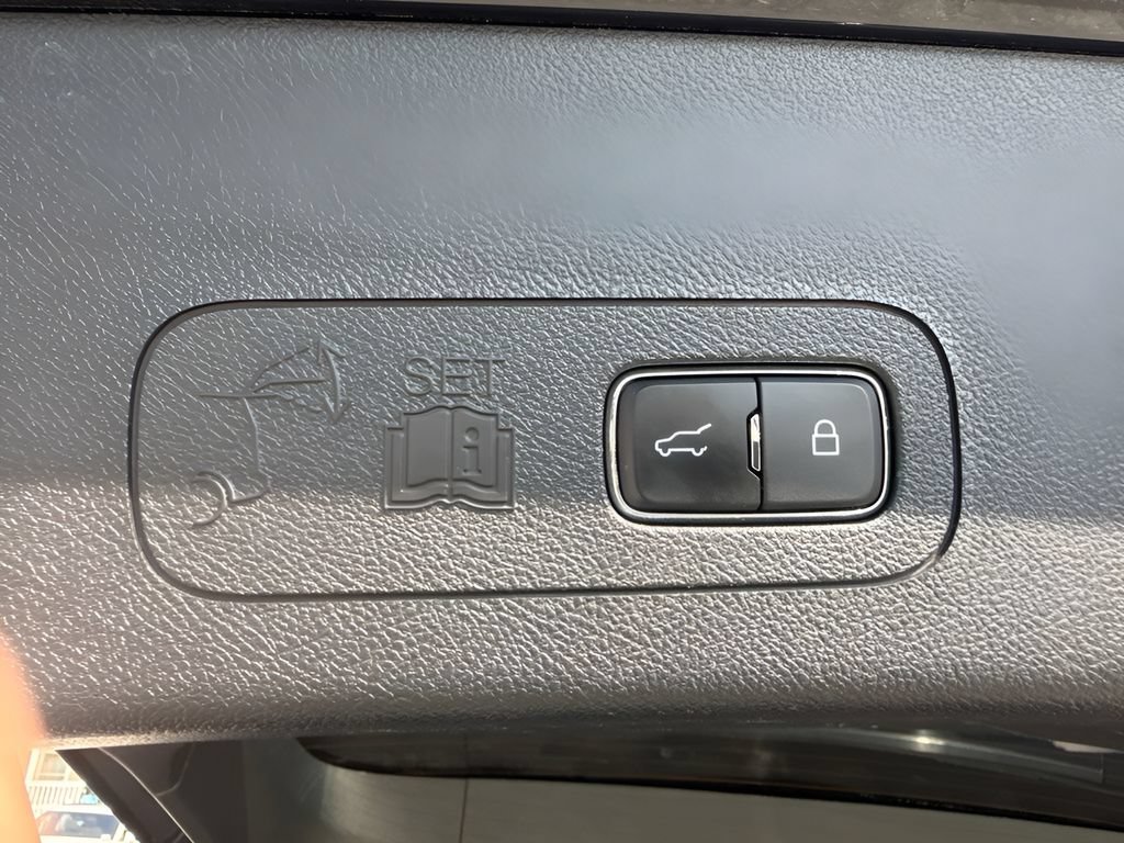 Used 2021 Lincoln Aviator Grand Touring w/ Equipment Group 302A AWD/4WD image 26