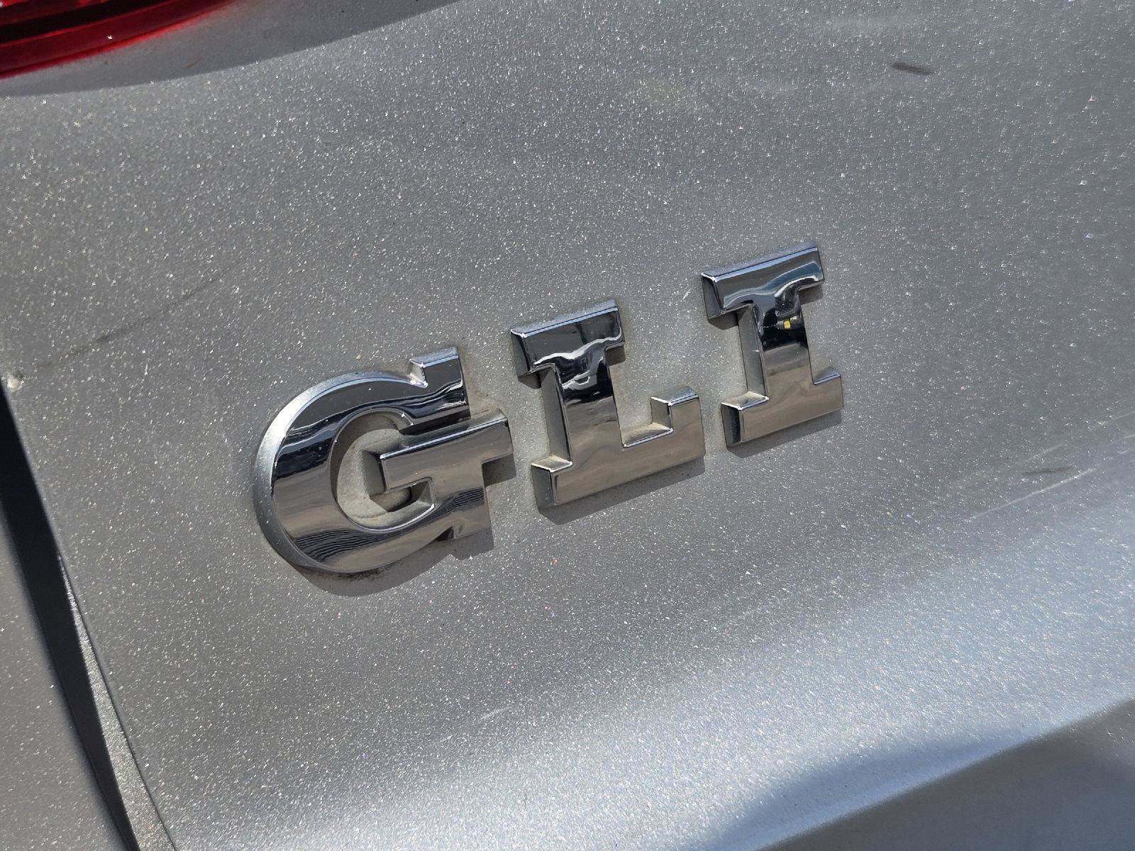 Used 2015 Volkswagen Jetta GLI SE FWD image 12